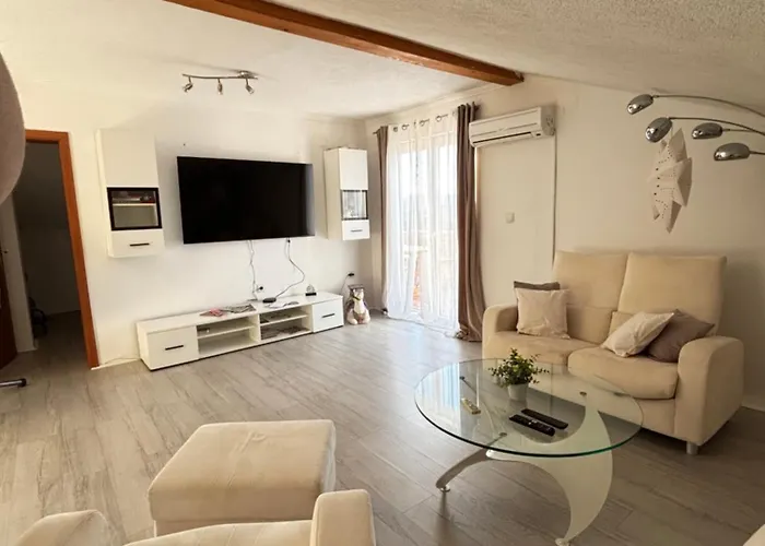 Karla * Gornji Karin