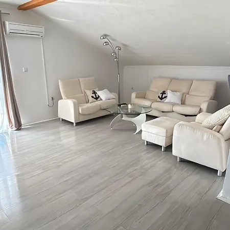 Апартаменты Karla *