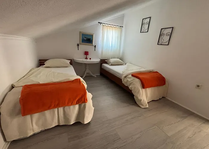 Karla Apartment Gornji Karin